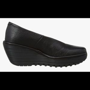 FLY London Women's Yaz Wedge Pump